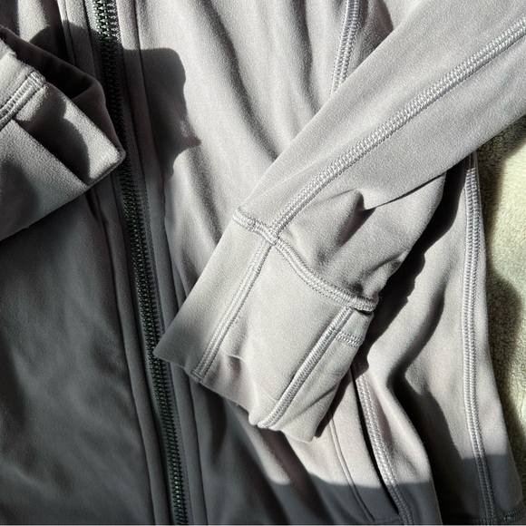 Lululemon Define Hooded Jacket - Picture 5 of 6